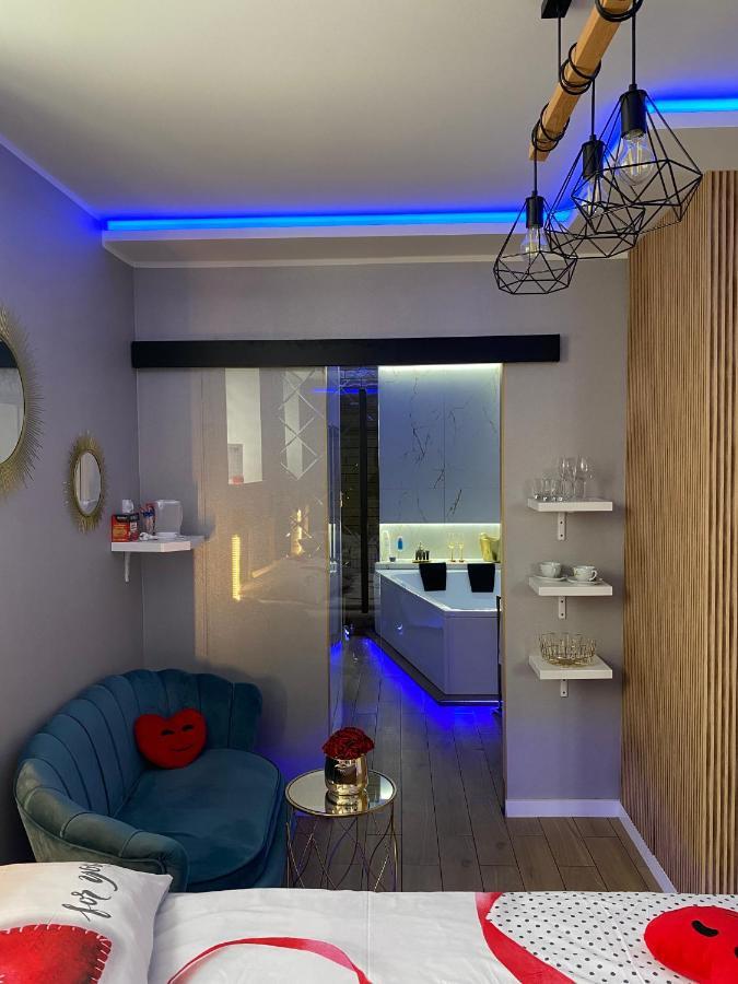 Apartament "Love" Centrum Z Duza Wanna Dla Dwojga Гнезно Экстерьер фото